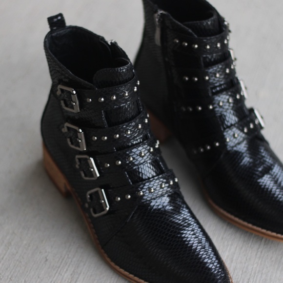 Faux Black Snakeskin bootie - Picture 3 of 7